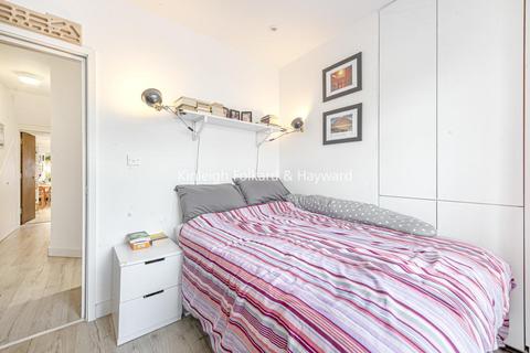 Flat 2, 30 Burford Road, London, SE6 4DE