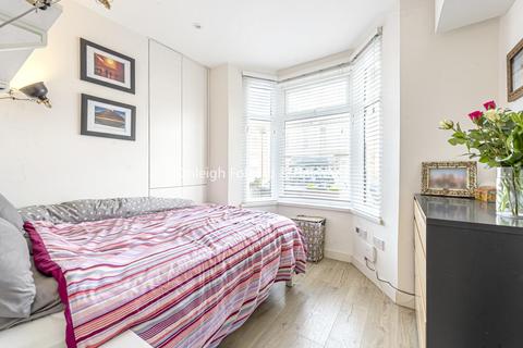 Flat 2, 30 Burford Road, London, SE6 4DE
