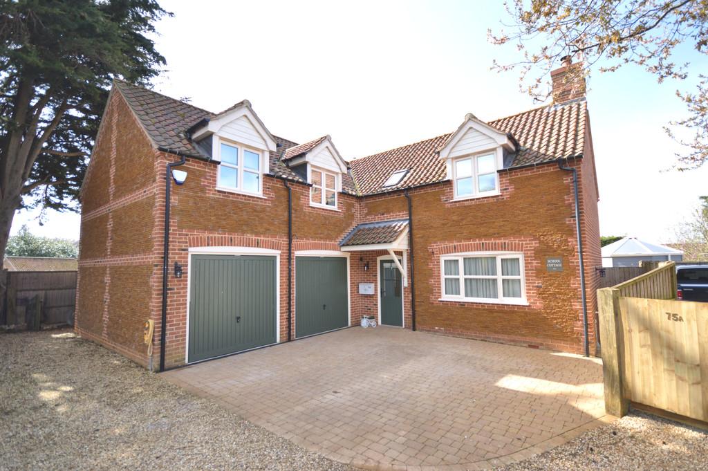 Manor Road, Dersingham 4 bed detached house £575,000