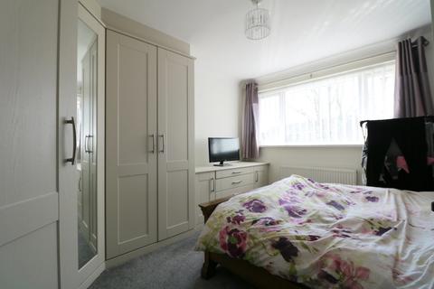 36 Lammas Close, Solihull, B92 8PA