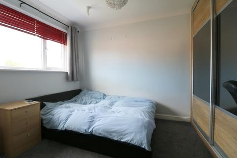 36 Lammas Close, Solihull, B92 8PA