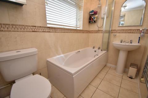 36 Lammas Close, Solihull, B92 8PA