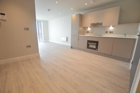 1 bedroom apartment to rent, Petersfield Avenue, Slough