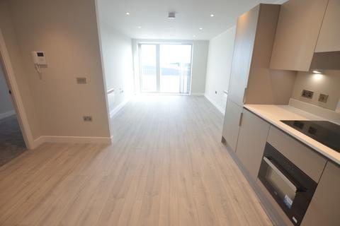1 bedroom apartment to rent, Petersfield Avenue, Slough