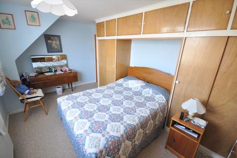52 Darlington Grove, Moorends, Doncaster, DN8 4TN