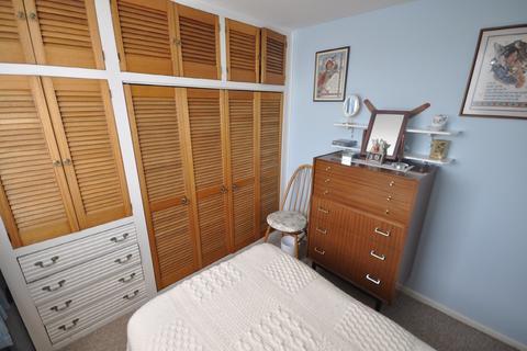 52 Darlington Grove, Moorends, Doncaster, DN8 4TN