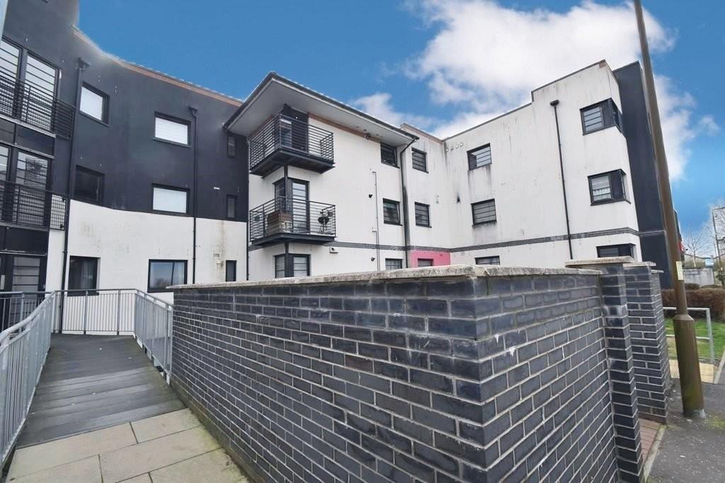 Whiteside Court, Bathgate 2 bed flat £108,000