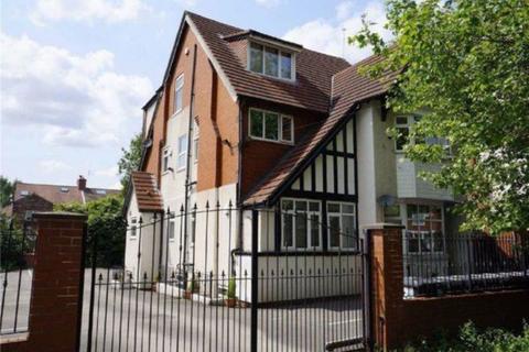 3 bedroom apartment to rent, Woodlands Road, Whalley Range