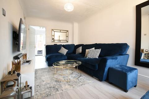 24 Driftway Road, Hook, RG27 9SB