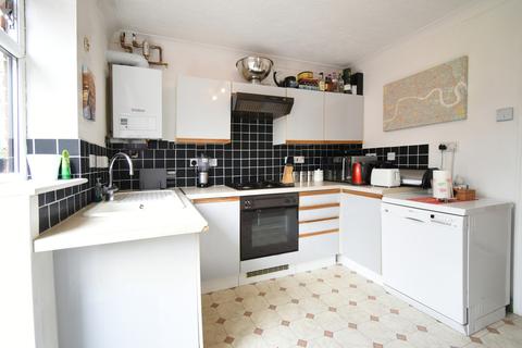 24 Driftway Road, Hook, RG27 9SB