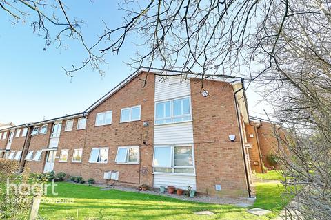 28 Woodford New Road, London, E18 2QD