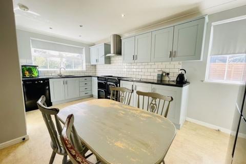 17 Barnett Place, Cleethorpes, DN35 7SU