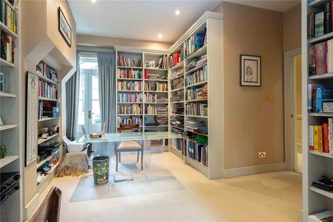 32 Bernard Gardens, London, SW19 7BE