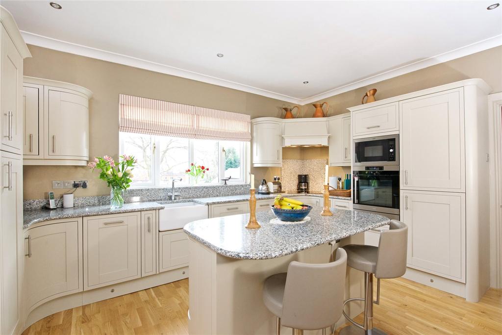 Kitchen/Breakfast Rm