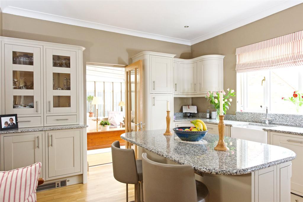 Kitchen/Breakfast Rm