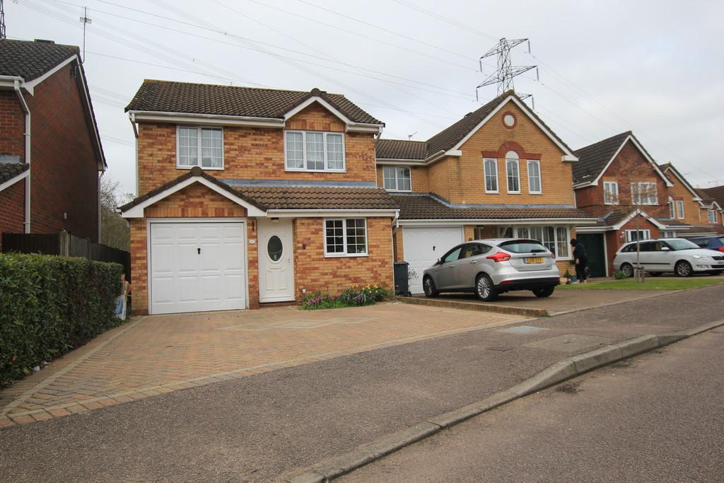 St. Davids Close, Stevenage 3 bed detached house £400,000