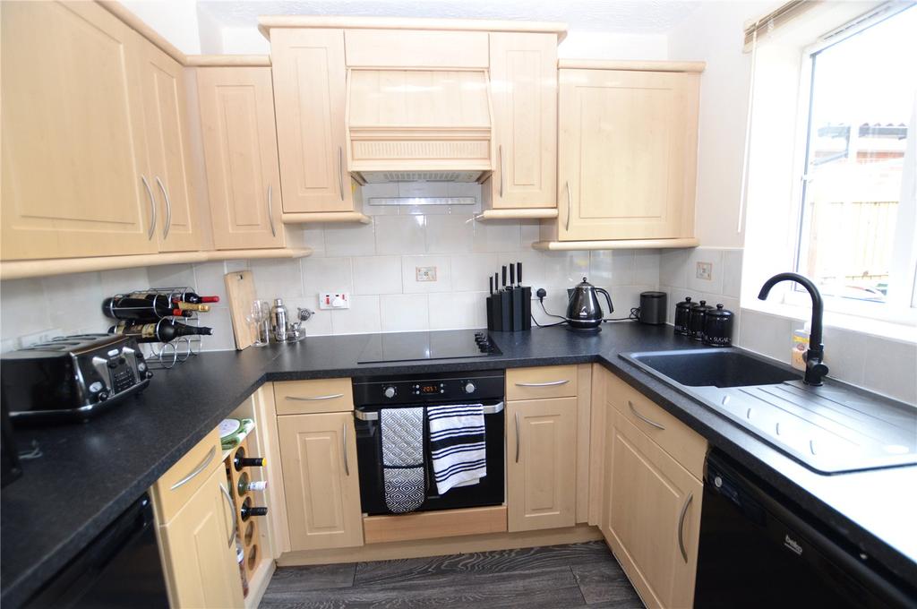 Blayds Garth, Woodlesford, Leeds 3 bed detached house £269,995