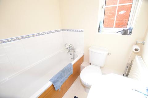 6 Blayds Garth, Woodlesford, Leeds, LS26 8WN