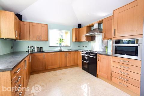42 Brecks Crescent, Rotherham, S65 3HZ