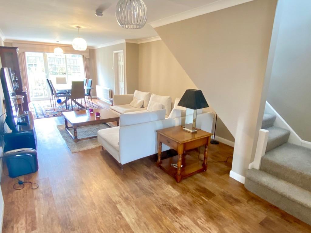 Shakespeare Drive, Whitesone, Nuneaton 3 bed detached house £925 pcm