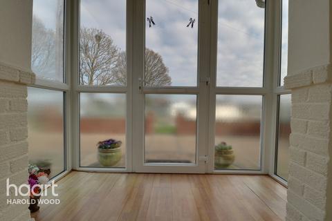 50 Coombe Road, Romford, RM3 0TX