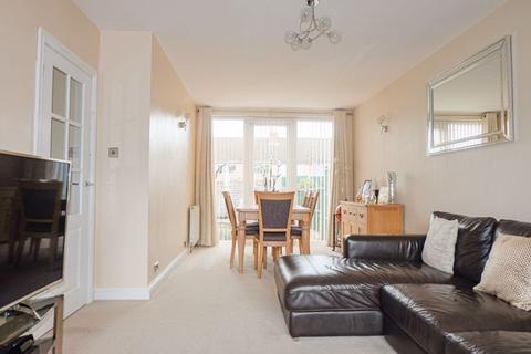 25 Forest Close, Sutton Coldfield, B74 2JY