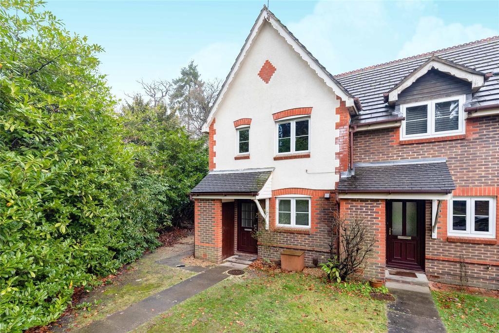 Francis Way, Camberley, Surrey, GU15 3 bed end of terrace house £