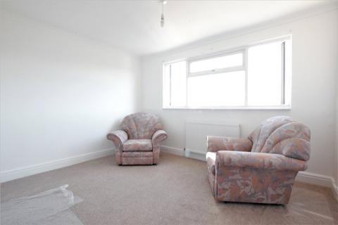 1 bedroom in a house share to rent, Kingsway, Blackwater, Camberley, GU17