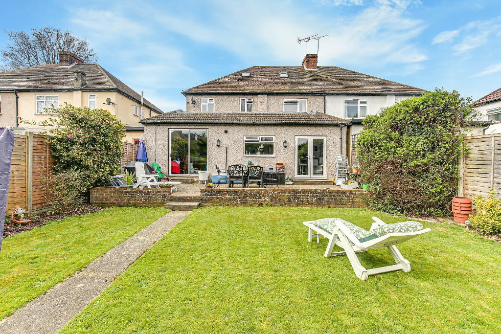 Limpsfield Road, Warlingham, Surrey... 5 bed semi-detached house - £625,000