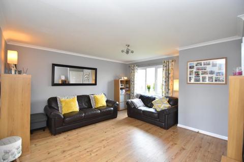 8 Balveny Drive, Glasgow, G33 5BY