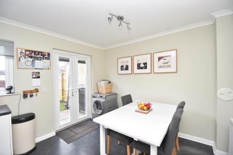 8 Balveny Drive, Glasgow, G33 5BY