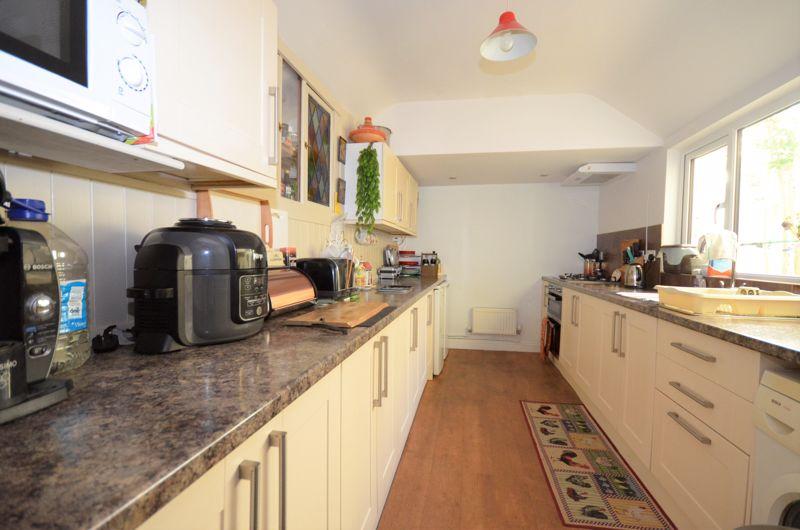 GLENMORE ROAD, BRIXHAM 4 bed terraced house £219,950