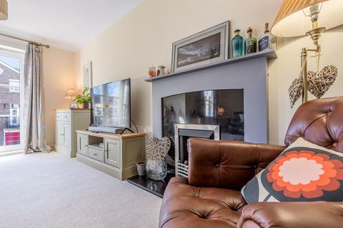 11 Burns Close, Carshalton, SM5 4PY