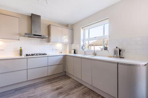 11 Burns Close, Carshalton, SM5 4PY