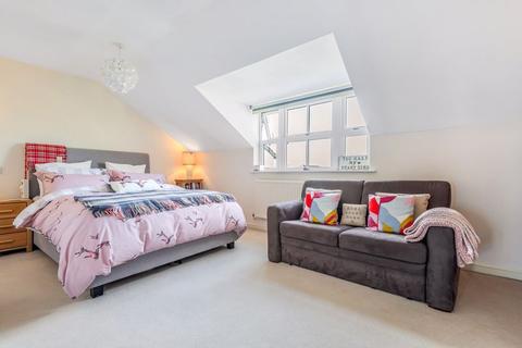 11 Burns Close, Carshalton, SM5 4PY