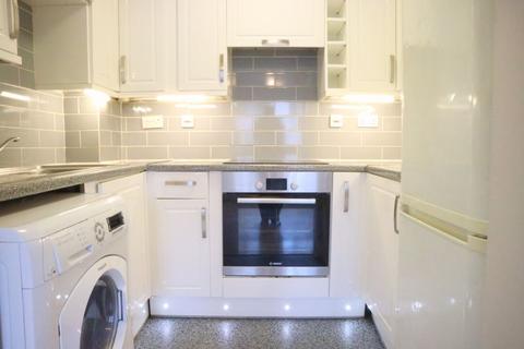 80 Heathcote Road, St Margarets, Twickenham, TW1 1SD