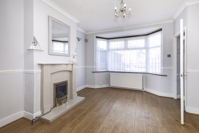 Stoneleigh Avenue, Enfield 3 bed terraced house £385,000