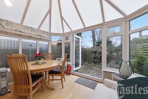 6 View Crescent, London, N8 8RW