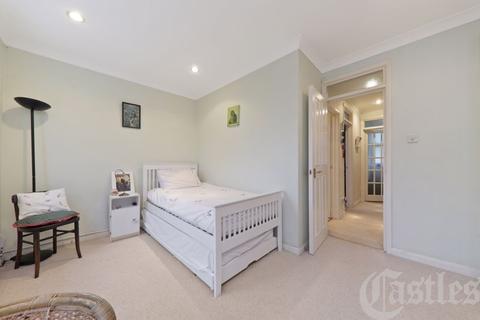 6 View Crescent, London, N8 8RW
