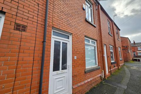 2 bedroom terraced house to rent, West Street, Farnworth, Bolton