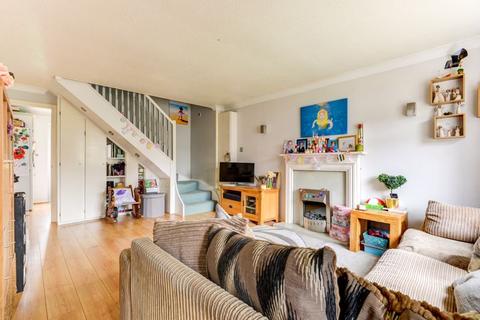 2 Barnsnap Close, Horsham, RH12 5XY