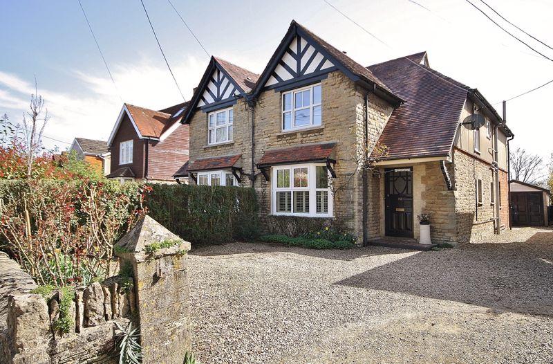 NEW YATT ROAD, Witney OX28 1NZ 3 bed semidetached house £530,000