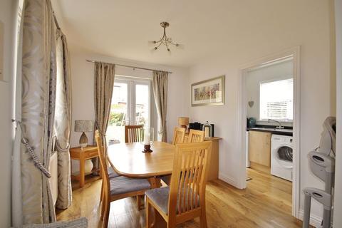 20 Barrington Close, Witney, OX28 5FL