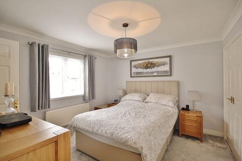 20 Barrington Close, Witney, OX28 5FL