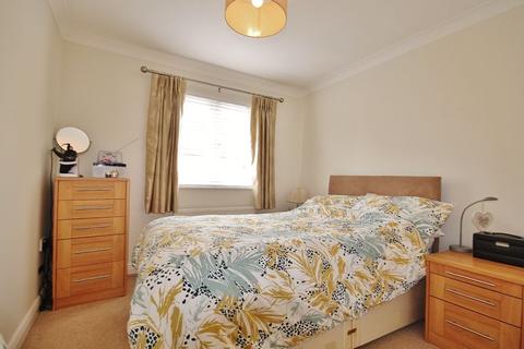20 Barrington Close, Witney, OX28 5FL
