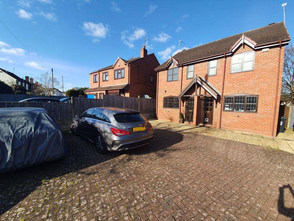 King Street, Wollaston 2 bed terraced house £725 pcm (£167 pw)