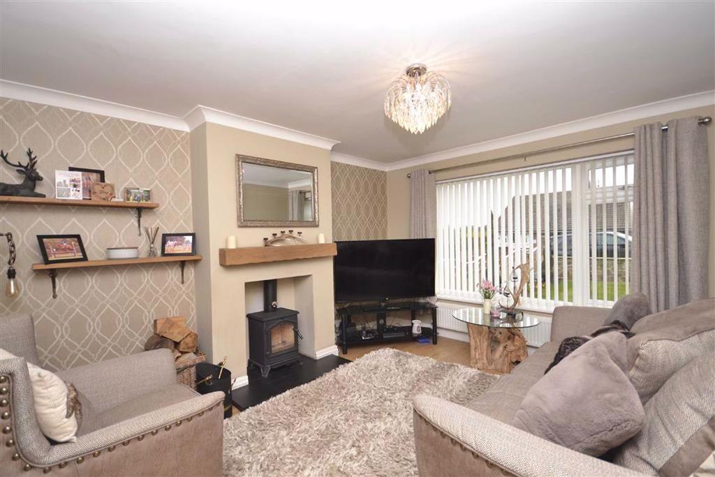 Flats Lane, Barwick In Elmet, Leeds, LS15 3 bed semidetached house £
