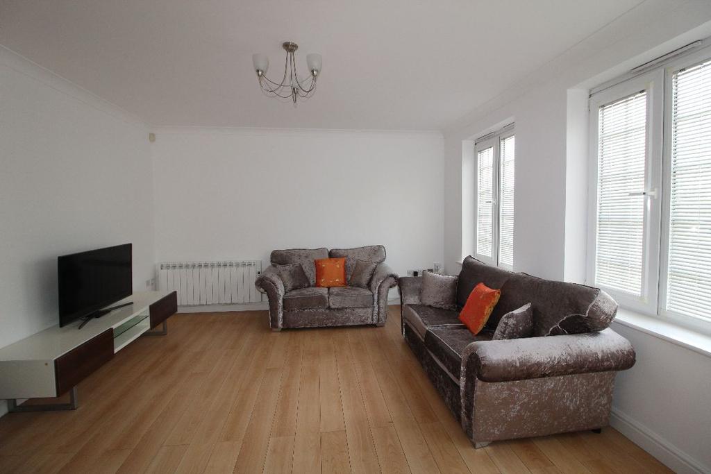 Chilton Court, Maghull 2 bed apartment £750 pcm (£173 pw)
