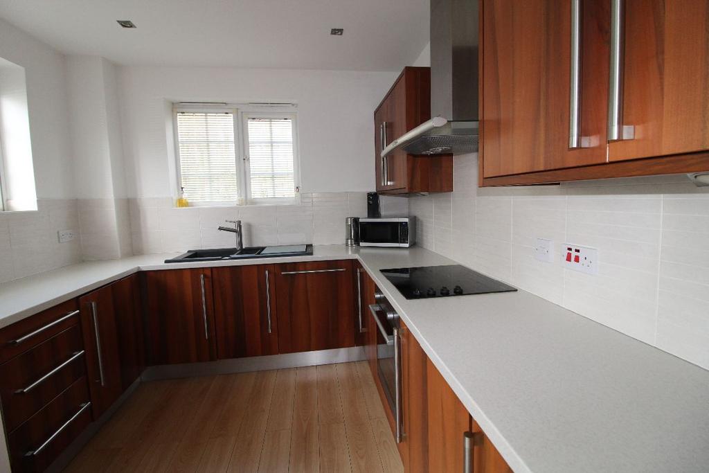 Chilton Court, Maghull 2 bed apartment £750 pcm (£173 pw)
