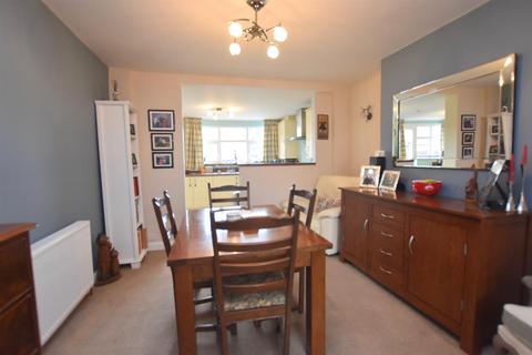 18 Glendower Avenue, Coventry, CV5 8BE